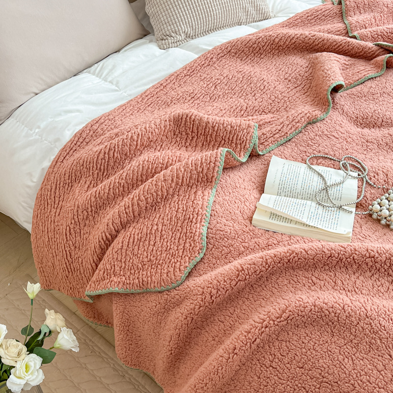 ブランケット ふんわりフリル付きもこもこ暖かいブランケット