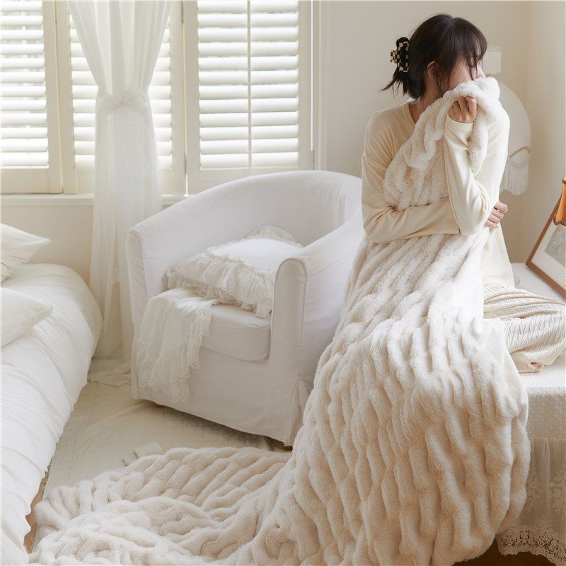 極太編み目の贅沢チャンキーニットブランケット