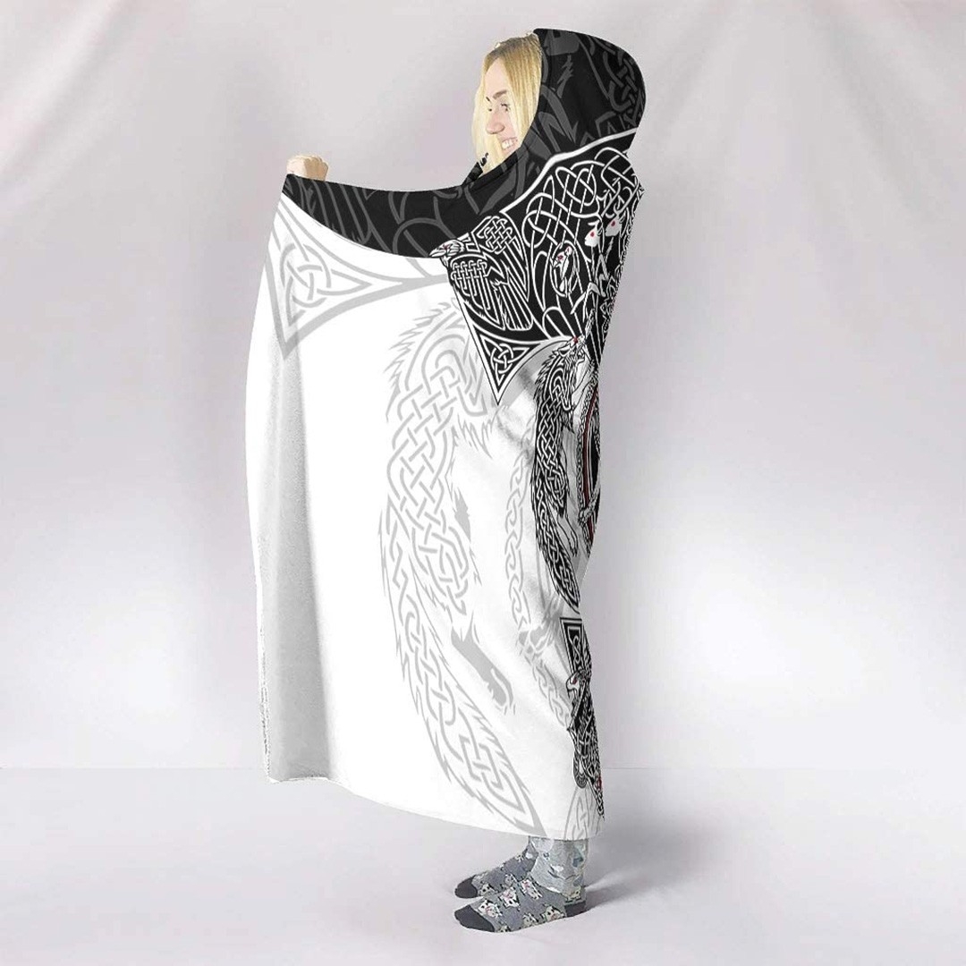 狼柄着る毛布 頭巾付き裏起毛ブランケット 大きめサイズ