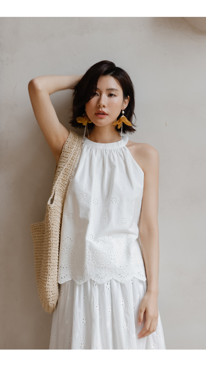 白ブラウス 花刺繍ホルターネックノースリーブ