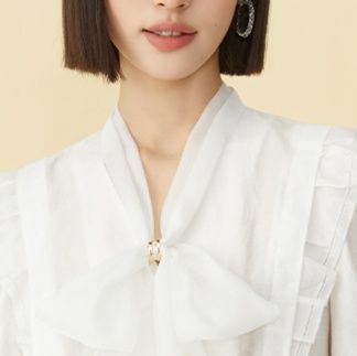 白ブラウス 優美フリル蝶結び襟ブラウス