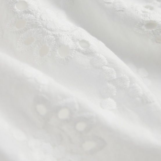 白ブラウス 花刺繍フリルリボン付きブラウス