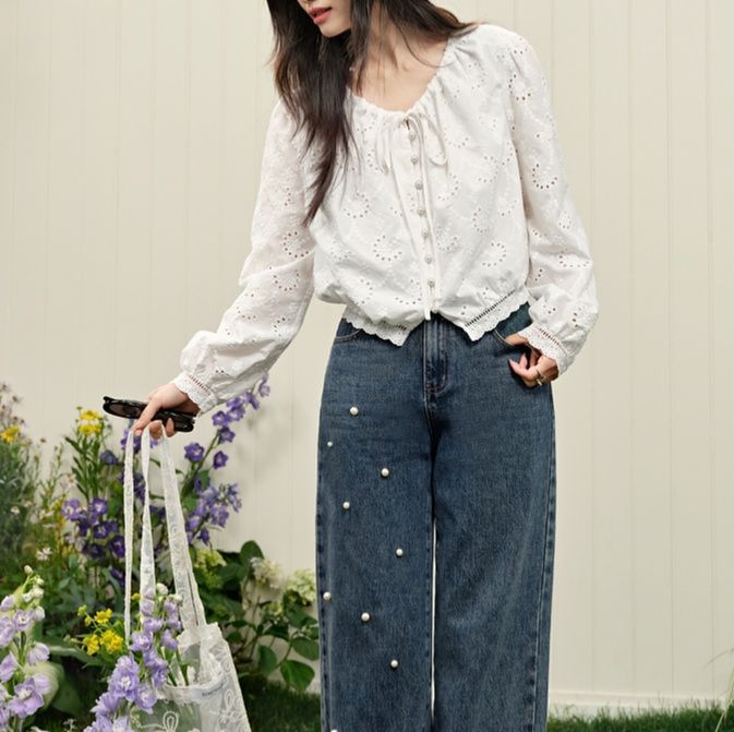 白ブラウス 花刺繍フリルリボン付きブラウス
