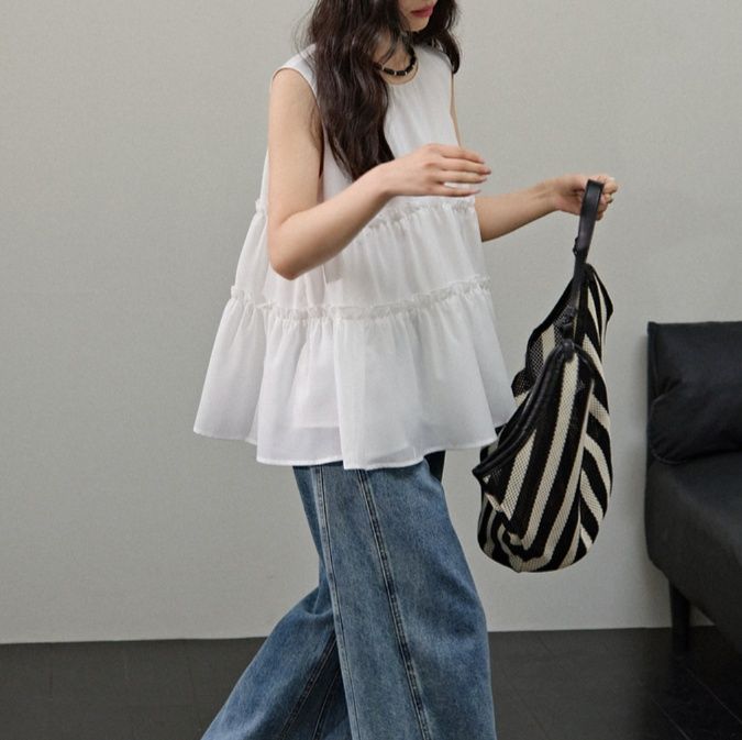 白ブラウス フリルティアードノースリーブ