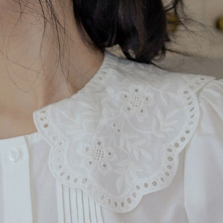 白ブラウス 花刺繍レース襟ブラウス