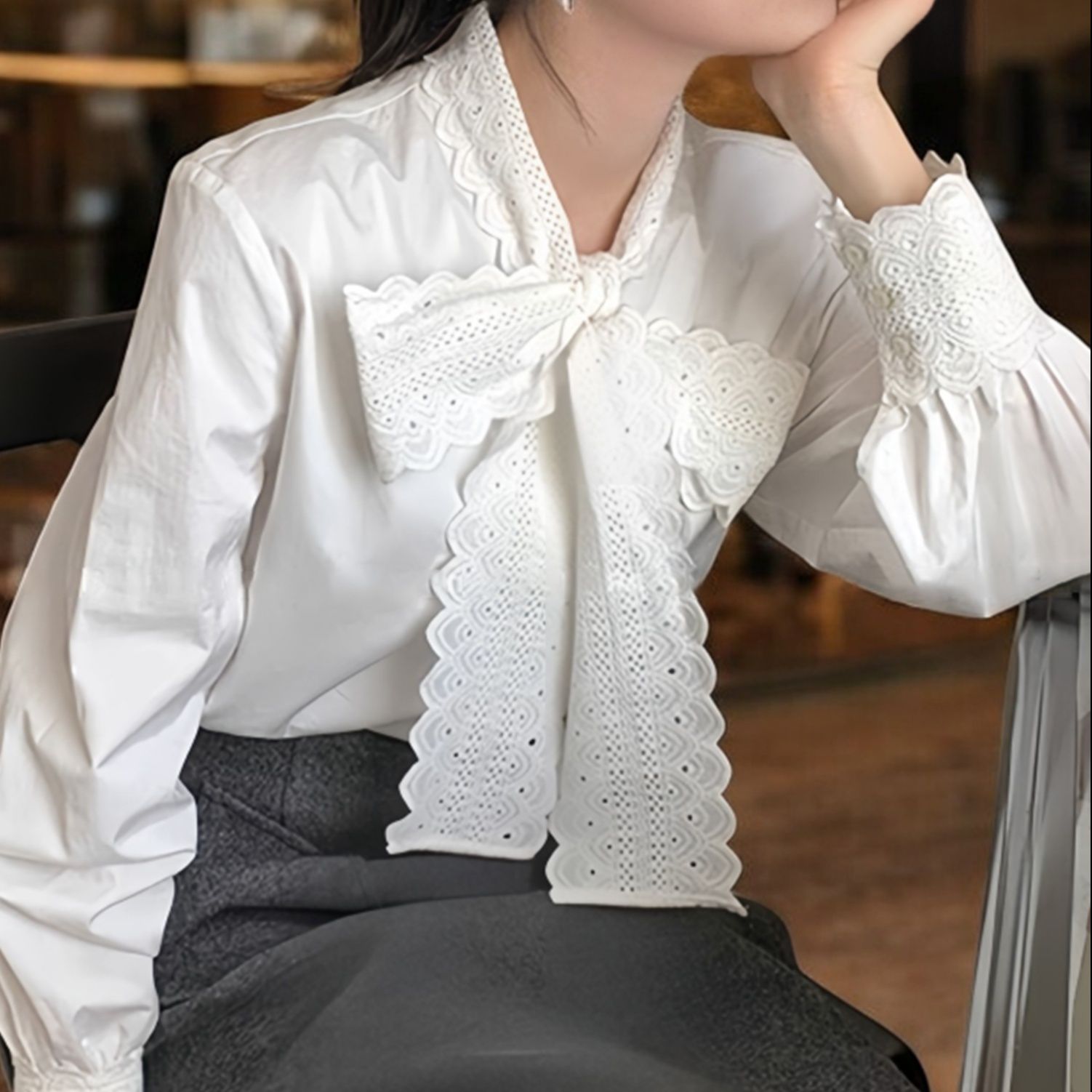 白ブラウス 優雅な花刺繍リボンレースブラウス