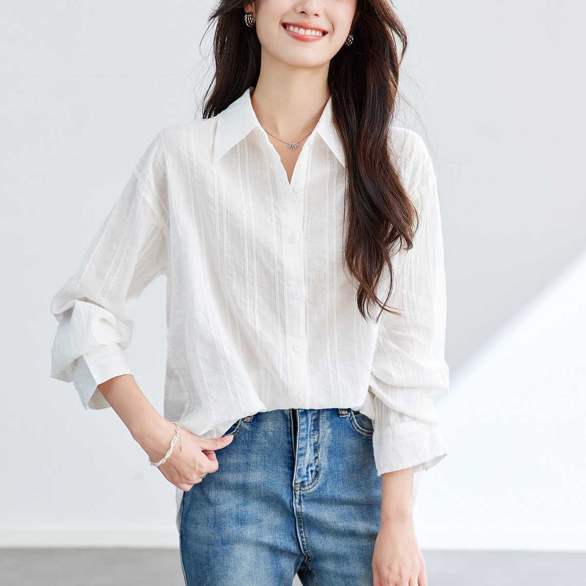 白ブラウス 優美なストライプ織り七分袖シャツ