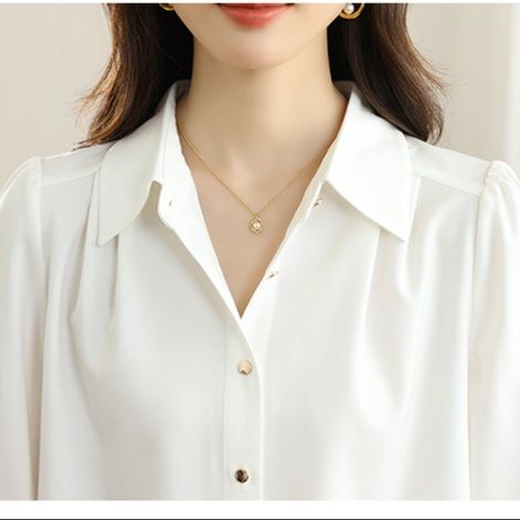 白ブラウス 上品ふんわり袖元ブラウス