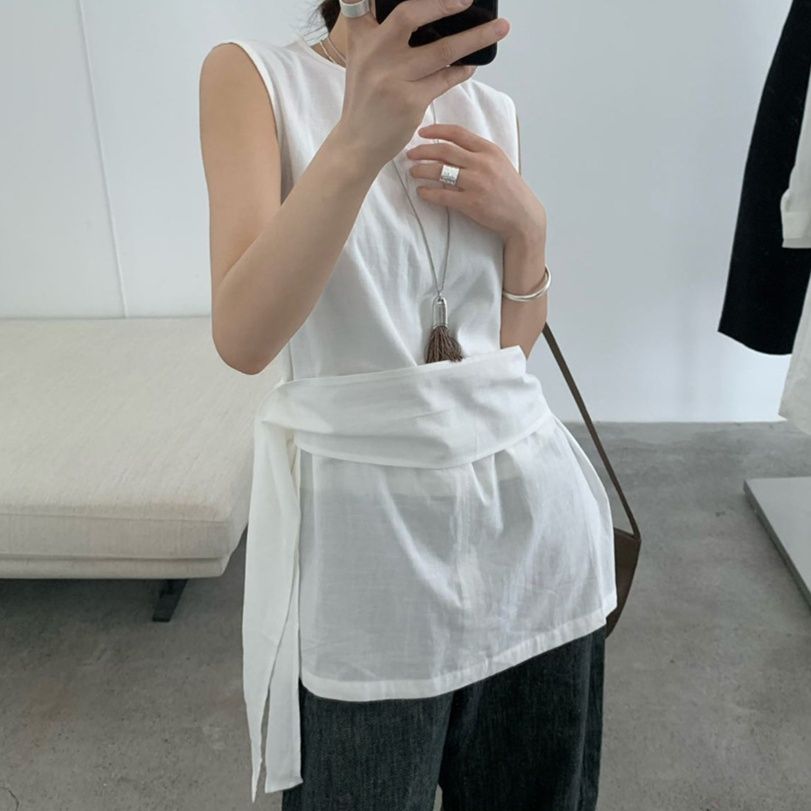 白ブラウス アシンメトリーベルト付きノースリーブ