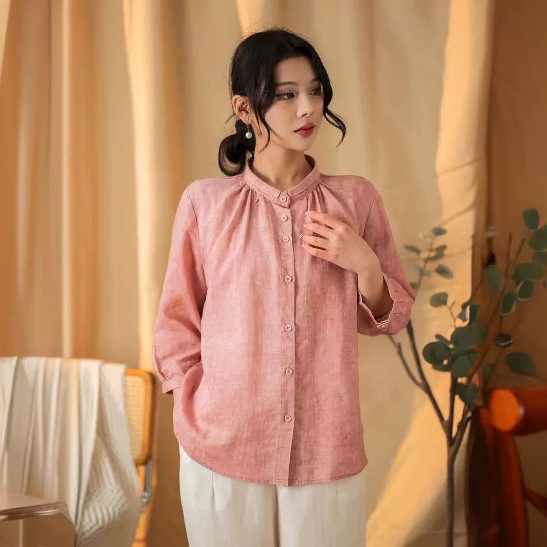 白ブラウス 丸襟ギャザー七分袖コットンリネンシャツ