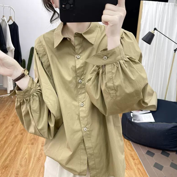 ゆったり長袖シャツ 袖ぷっくり白ブラウス レディース