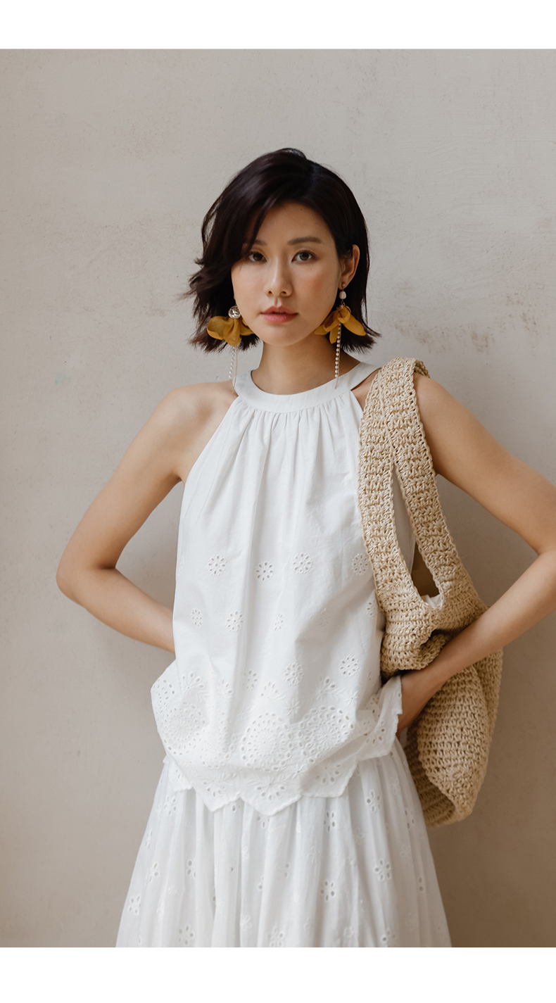 白ブラウス 花刺繍ホルターネックノースリーブ