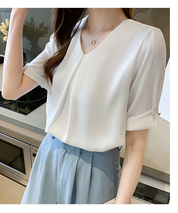 https://fulmo-img-server.com/blousy/3c306be8-91bd-4b69-99a4-87ae2b2ff68a.jpg