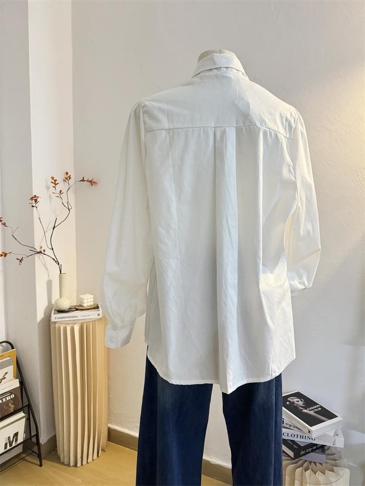 白ブラウス 花モチーフ刺繍リボン付きブラウス