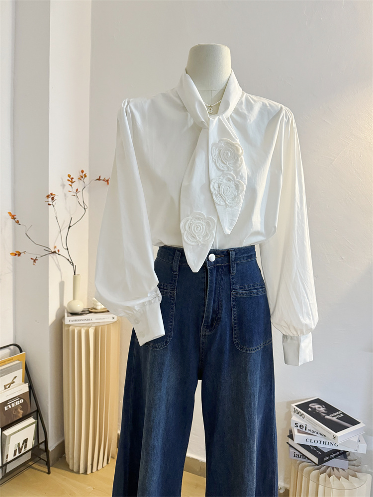 白ブラウス 花モチーフ刺繍リボン付きブラウス