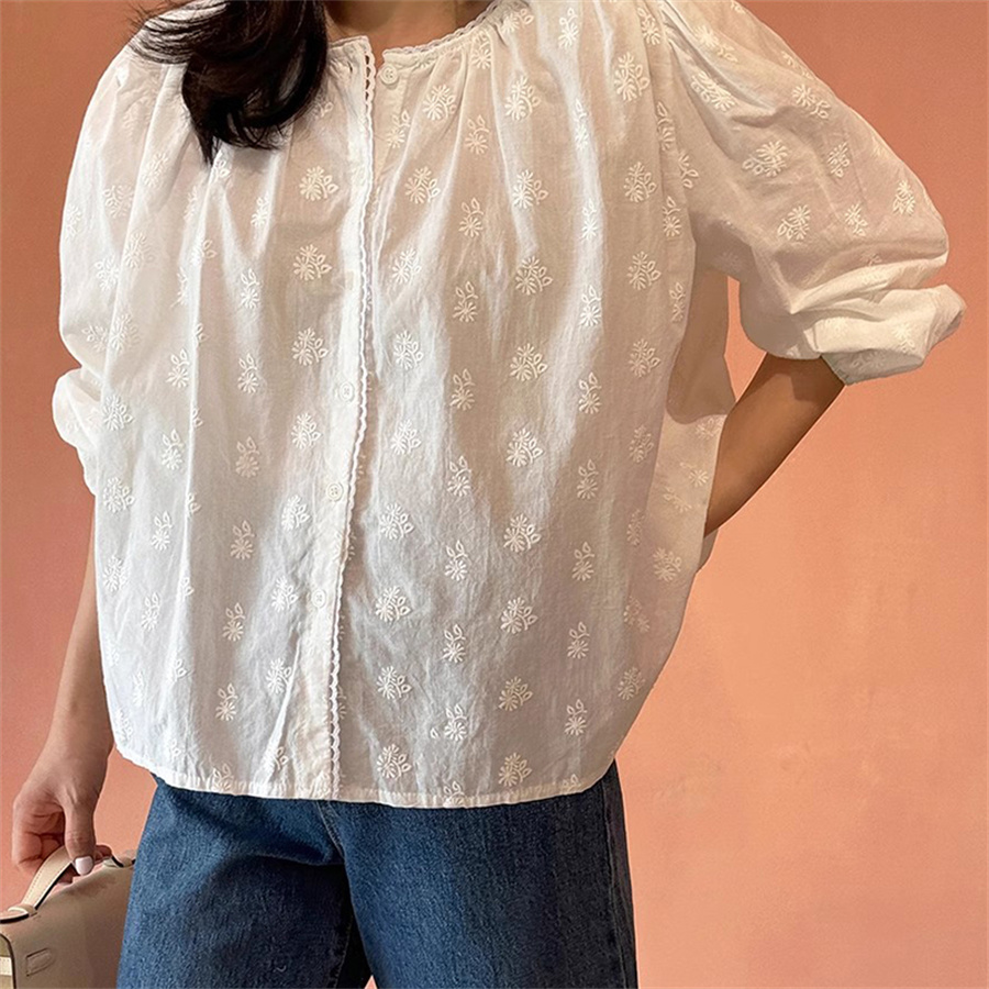 白ブラウス 刺繍入り長袖白シャツ 体型カバー丸首レディース