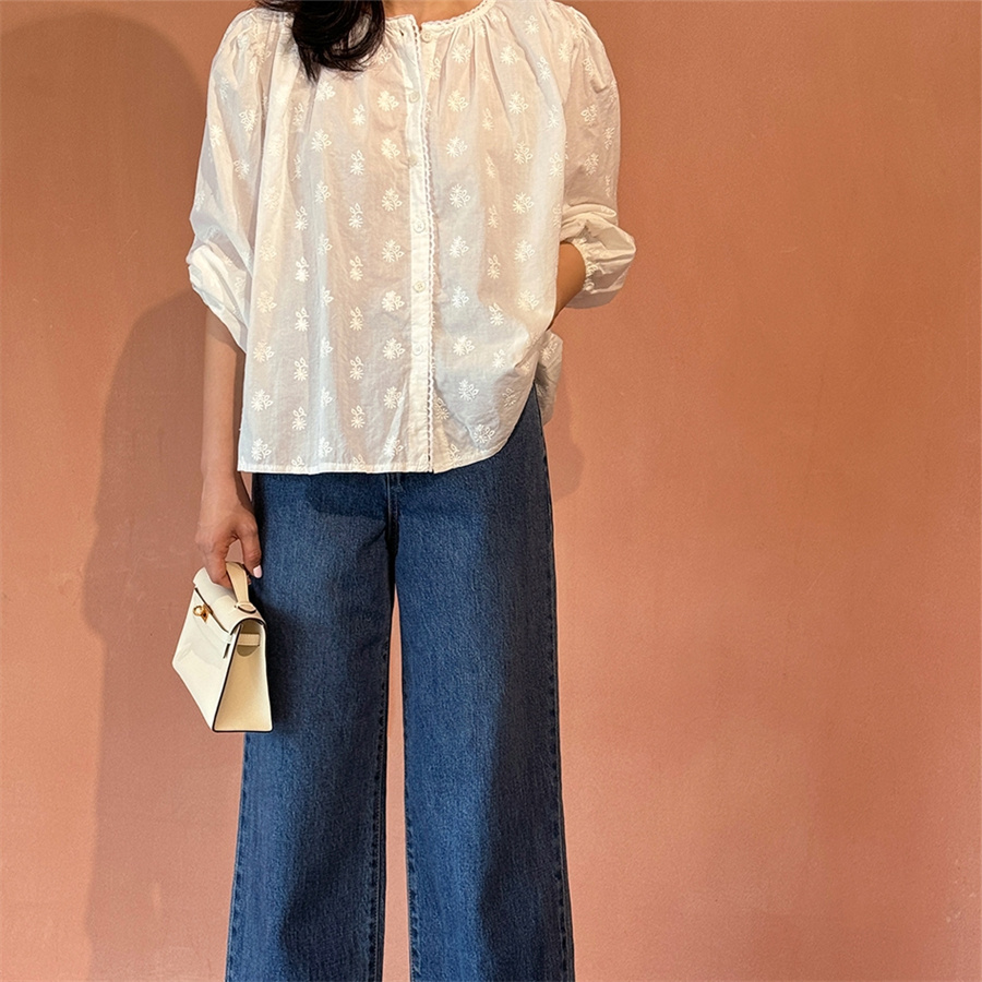 白ブラウス 刺繍入り長袖白シャツ 体型カバー丸首レディース