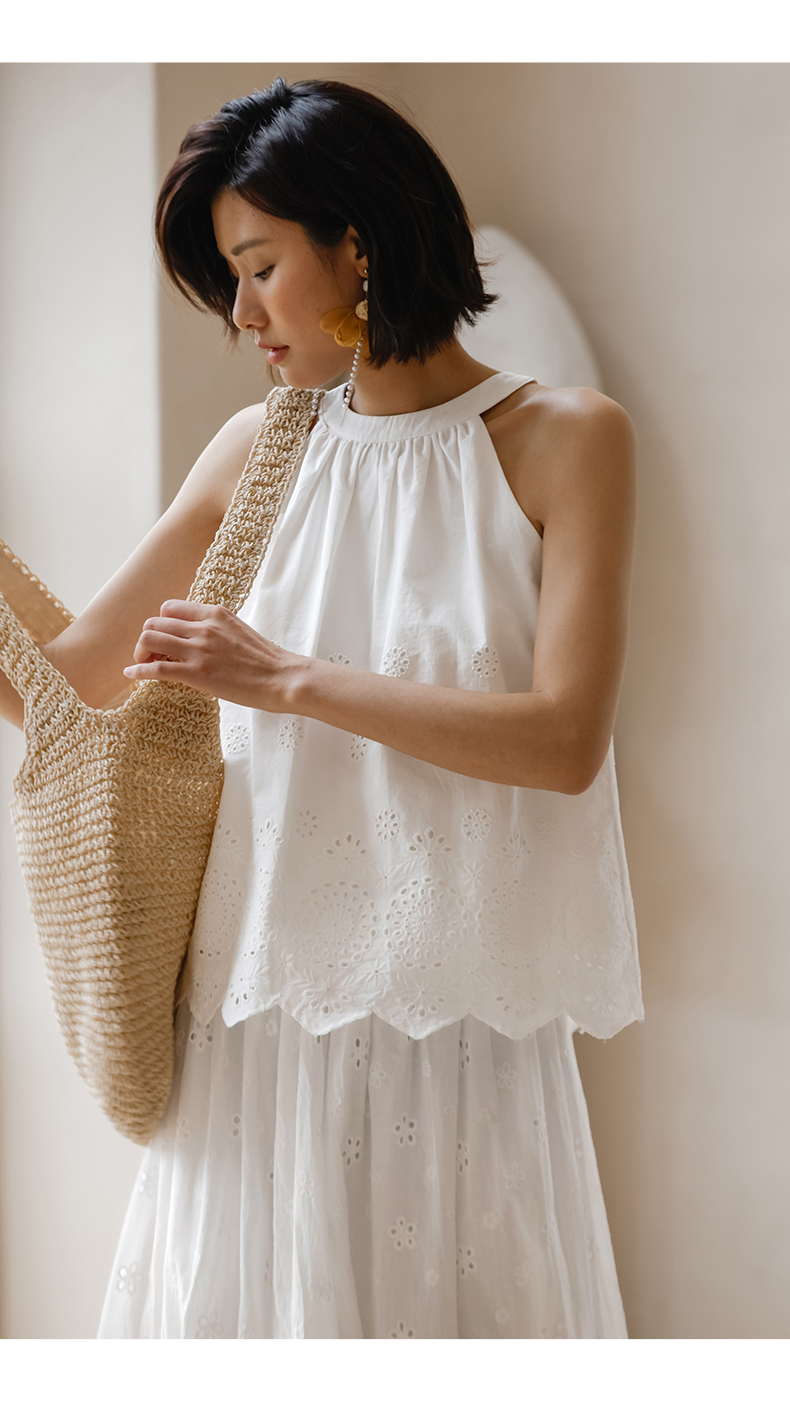 白ブラウス 花刺繍ホルターネックノースリーブ