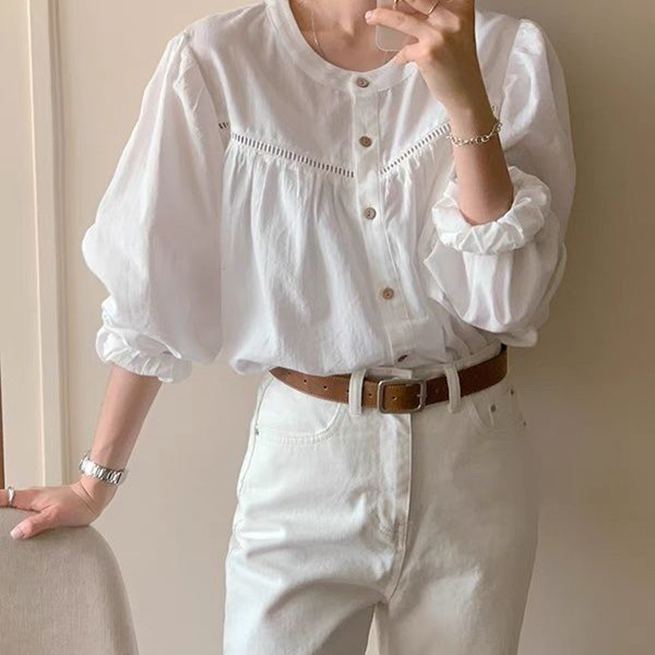 白ブラウス 白無地長袖綿混シャツ刺繍風装飾丸首