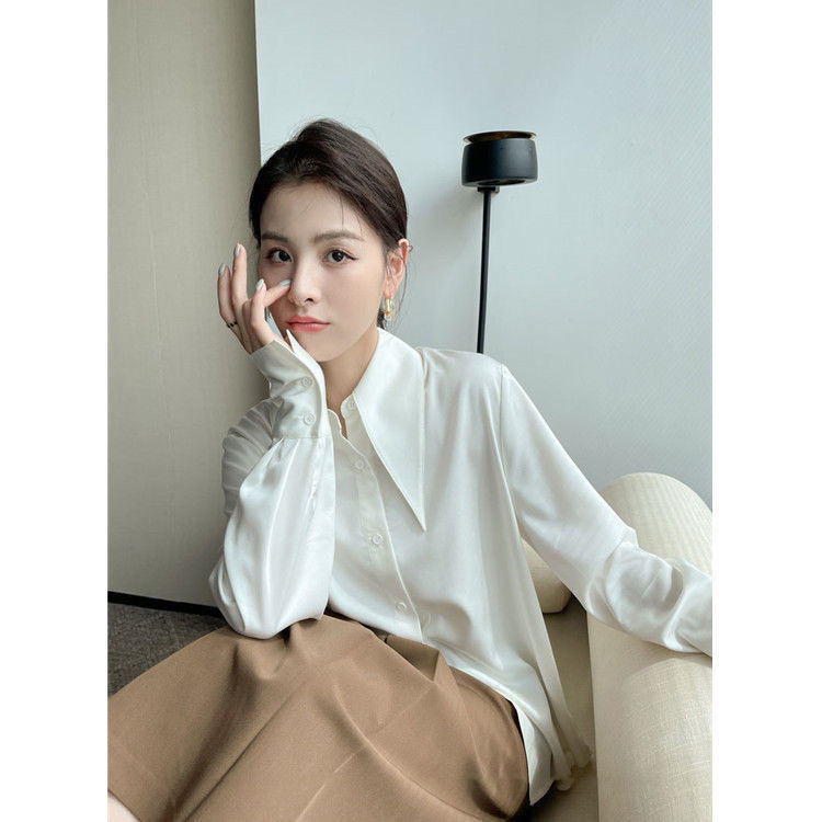 https://fulmo-img-server.com/blousy/85448ff0-25ba-469e-83d2-f8290ce1cfc3.jpg