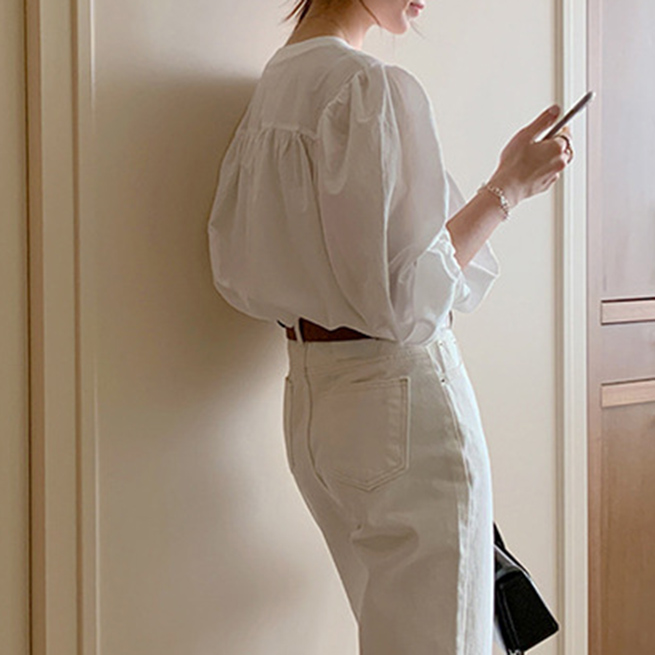 白ブラウス 白無地長袖綿混シャツ刺繍風装飾丸首