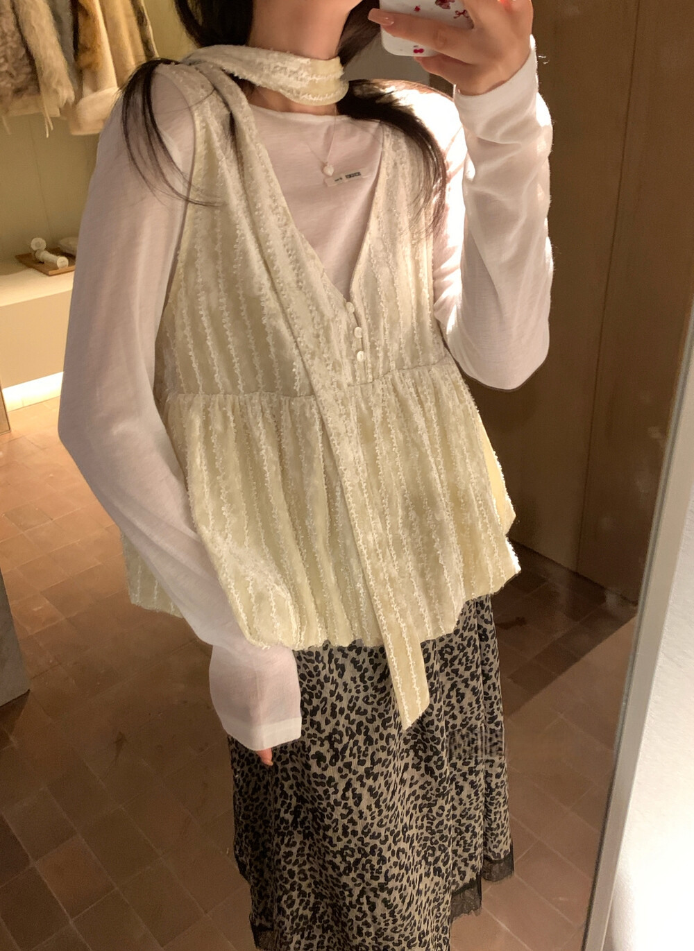 白ブラウス 今季必須 上品ジャカード柄 リボンストラップ ノースリーブ