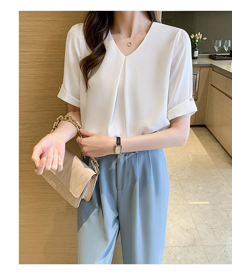 https://fulmo-img-server.com/blousy/cbf7fb92-0a30-4ccd-aceb-a7a403934de7.jpg