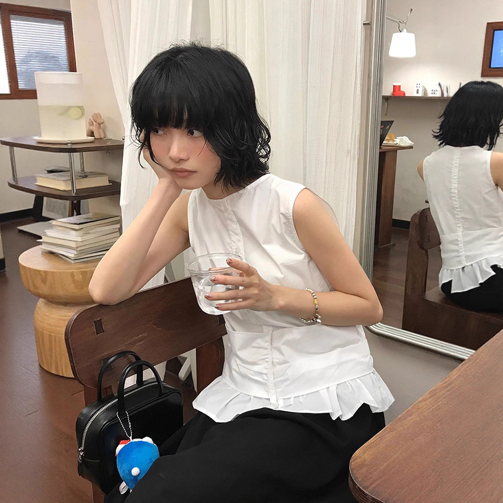 白ブラウス フリルヘム ノースリーブブラウス