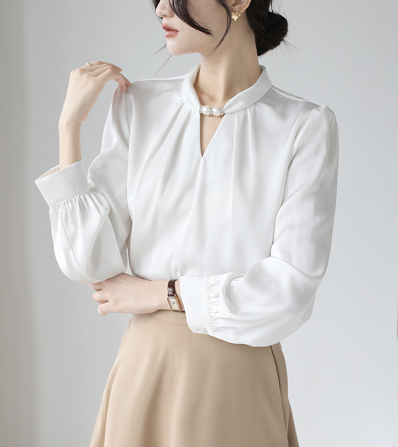 https://fulmo-img-server.com/blousy/f4286774-5efd-42b2-b2fc-476da3994ab7.jpg