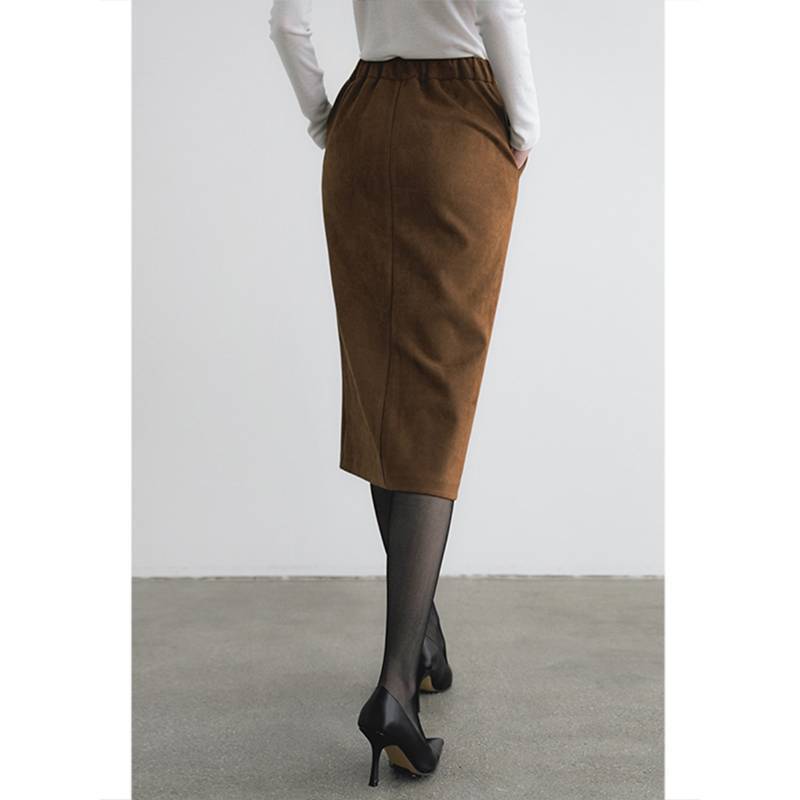 ブルベ冬服　上品スリット入りミディ丈タイトスカート