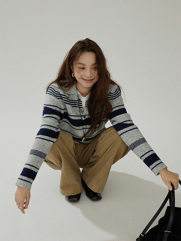 ブルベ夏/ブルベ冬服　マルチボーダー柄襟付きゆったりニットプルオーバー