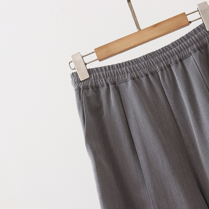 パンツ　上質素材の洗練ワイドパンツ（イエベ秋向け）