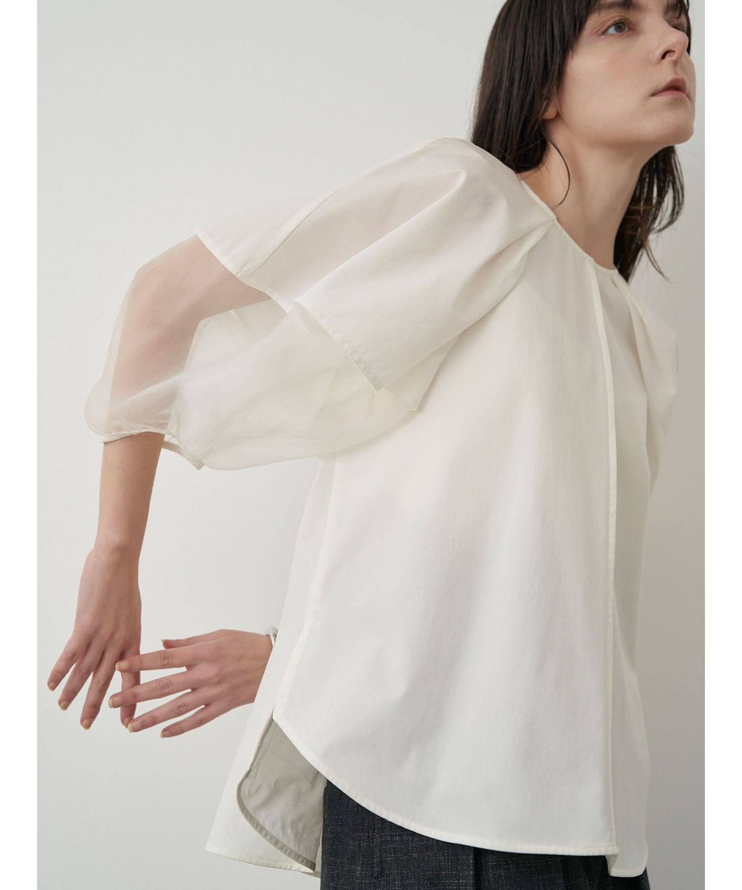 ブラウス　透け感シアー袖ブラウス（ブルベ夏向け・ブルベ冬向け）