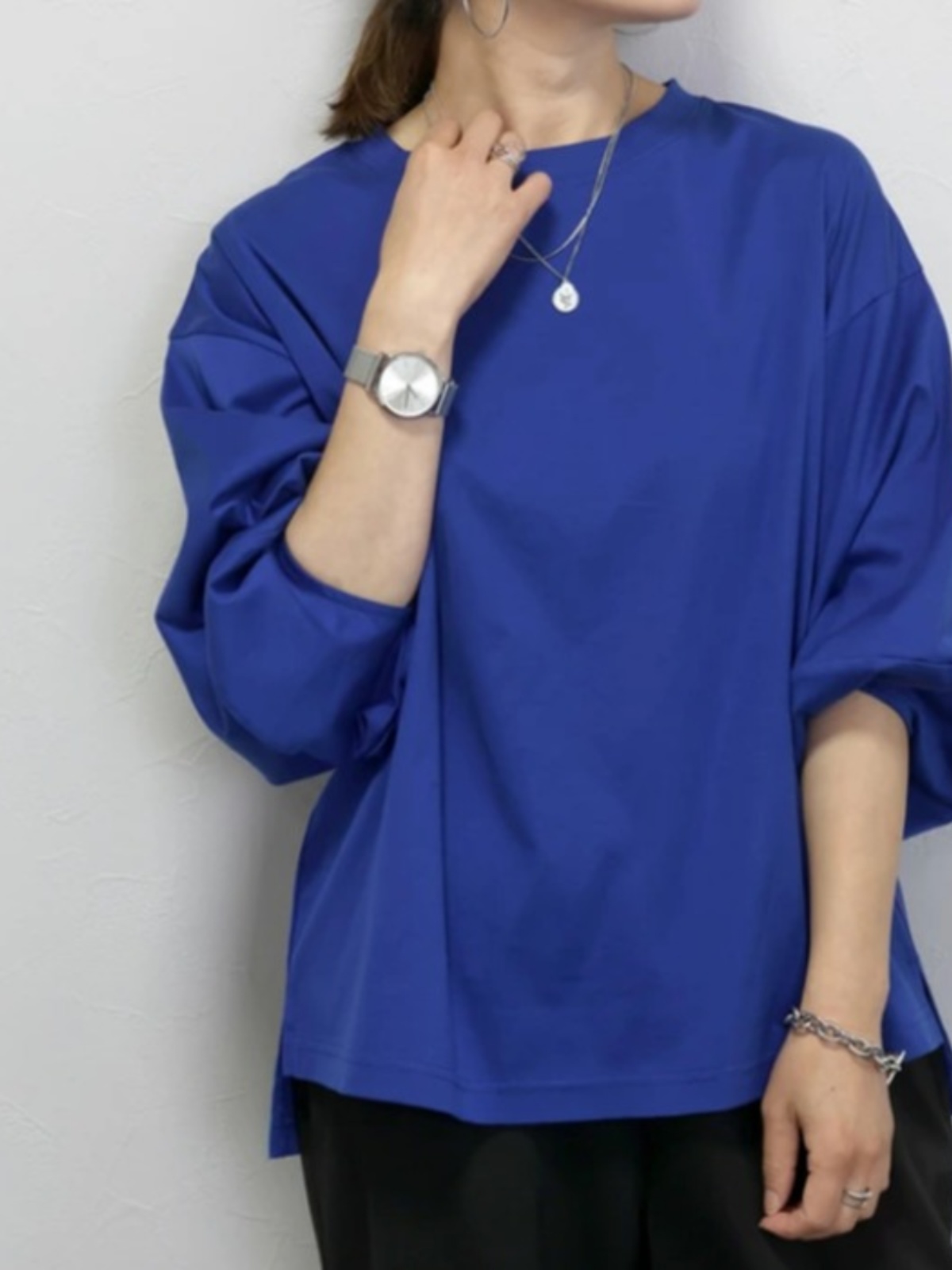 Tシャツ　ゆったり袖のシンプルプルオーバー（ブルベ夏向け・ブルベ冬向け）