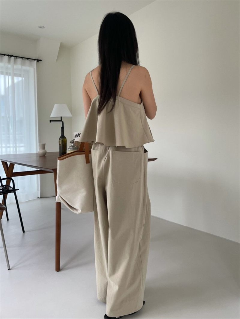 ブルベ服　リラックス風ノースリーブペプラム上下セットアップ（ブルベ夏向け・ブルベ冬向け）