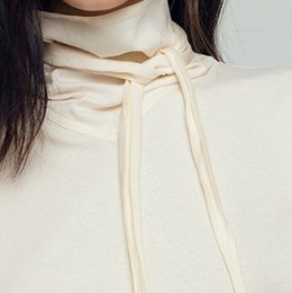 Tシャツ　ドローストリング ハイネックプルオーバー（ブルベ夏向け）