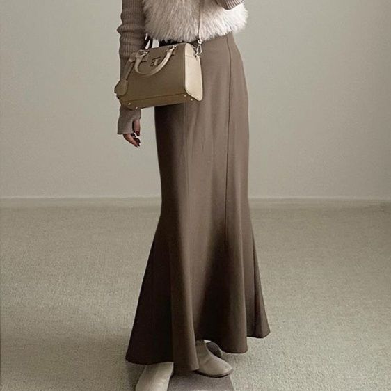 スカート　すらりと美しいロングフレアスカート（イエベ春向け・イエベ秋向け）