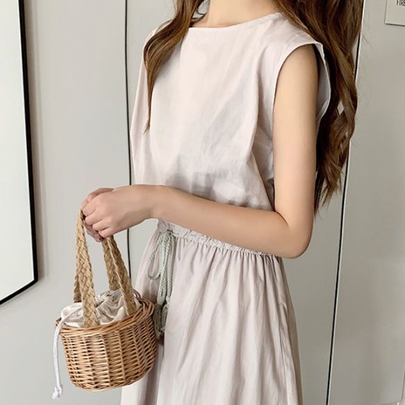 ワンピース　優美な佇まい フレアロングワンピース（ブルベ夏向け・ブルベ冬向け）