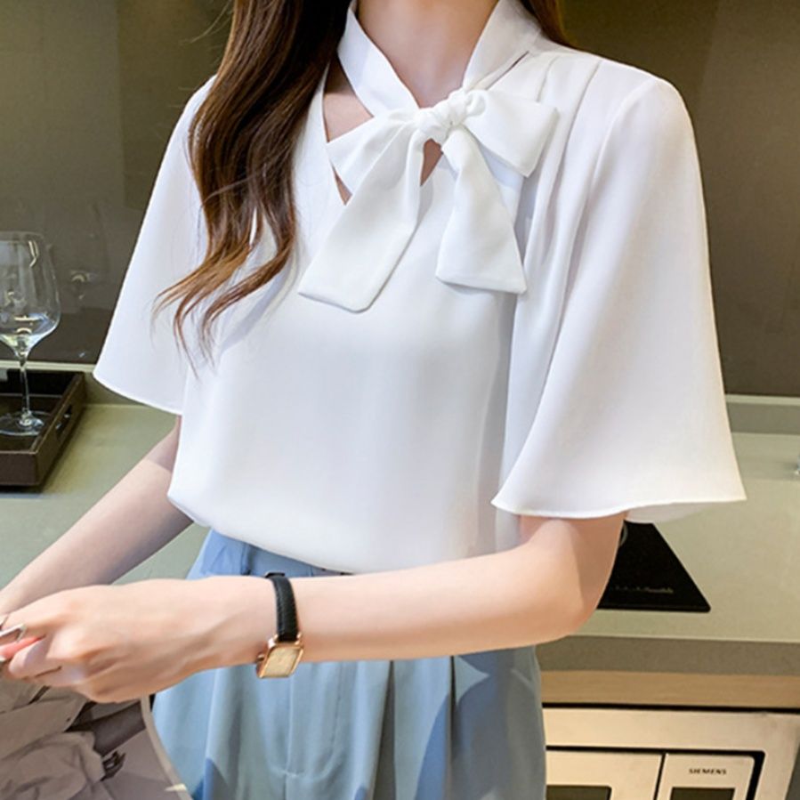イエベ服　上品フレア袖 ブローチ付きシャツブラウス（イエベ春向け・イエベ秋向け）