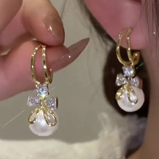 イエベ映え　揺れる リボン パール ピアス アクセサリー（イエベ春向け）