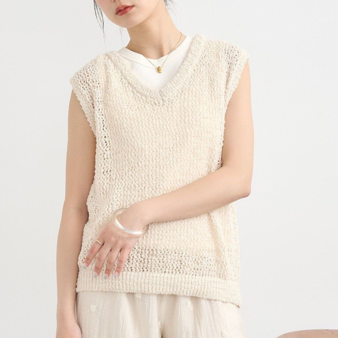 ブルベ服　透かし編みニットベスト（ブルベ夏向け・ブルベ冬向け）