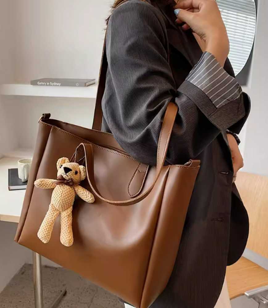 ブルベ夏/ブルベ冬服 レザー調肩がけ バッグ