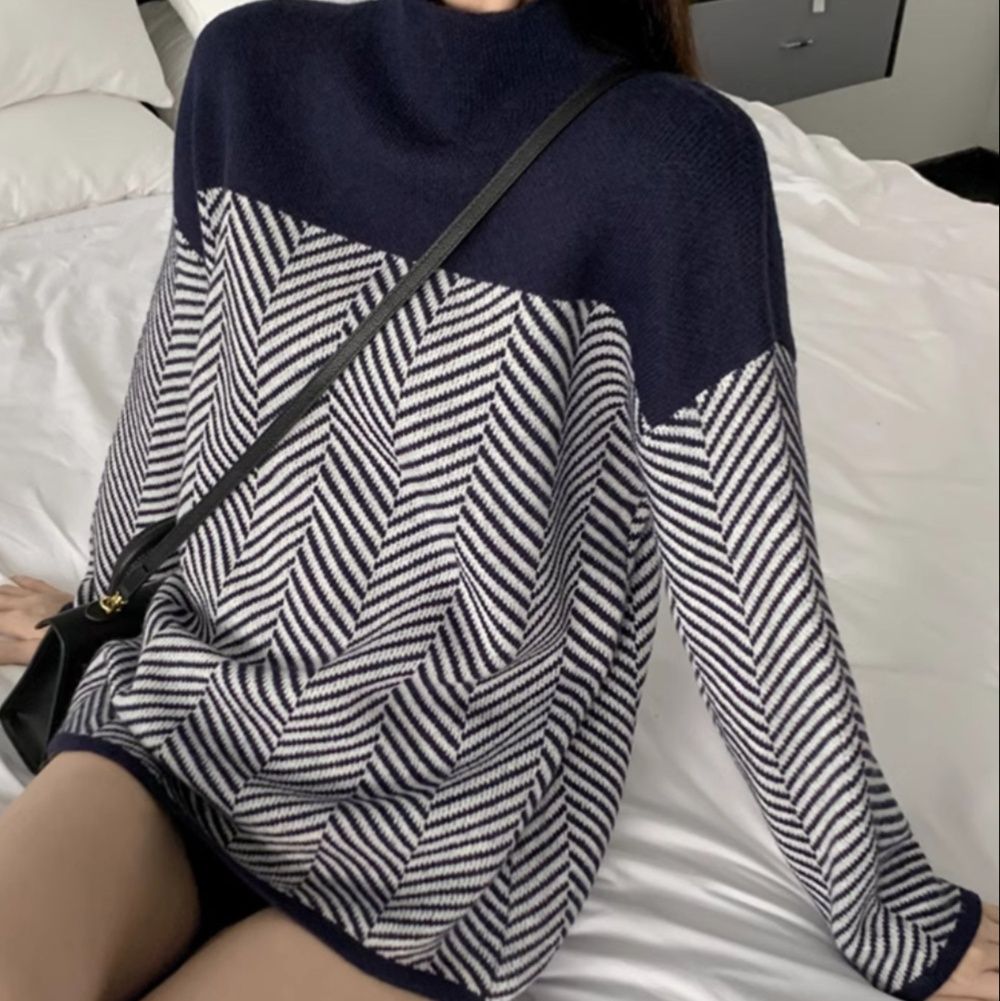 ブルベ服　幾何学模様ニットセーター プチハイネック 秋冬（ブルベ夏向け・ブルベ冬向け）