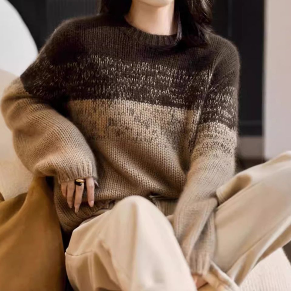 ブルベ夏/ブルベ冬服　上品なボーダー柄丸首長袖ニットプルオーバー