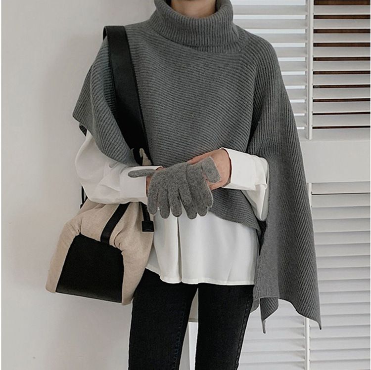 ブルベ夏/ブルベ冬服　タートルネック風ケープ型ニット