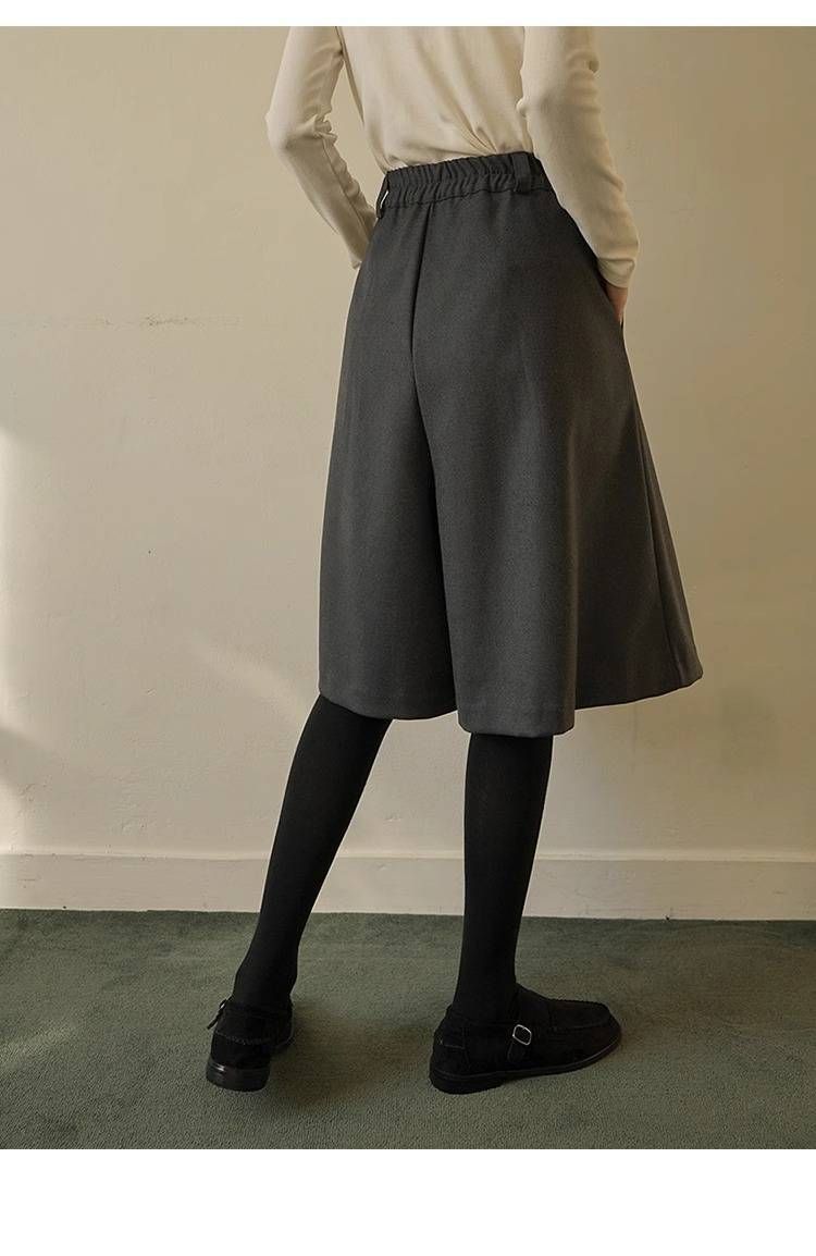 ブルベ夏/ブルベ冬服　上品プリーツ膝下丈フレアパンツ