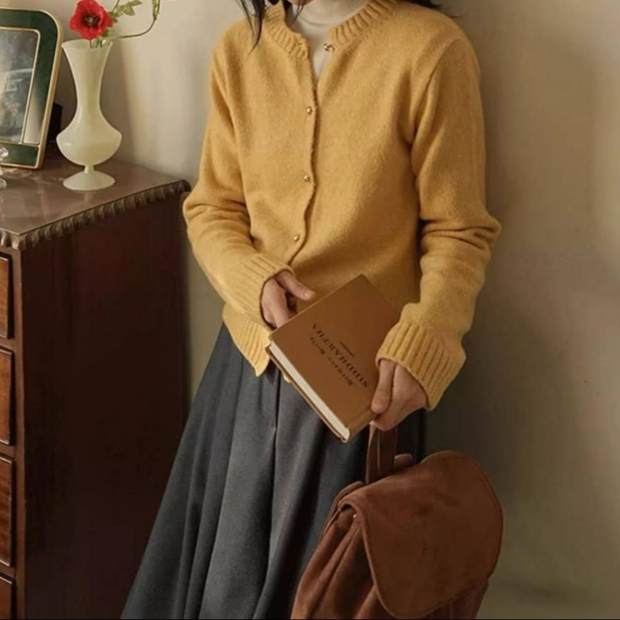 ブルベ夏/ブルベ冬服　上品プリーツ膝下丈フレアパンツ