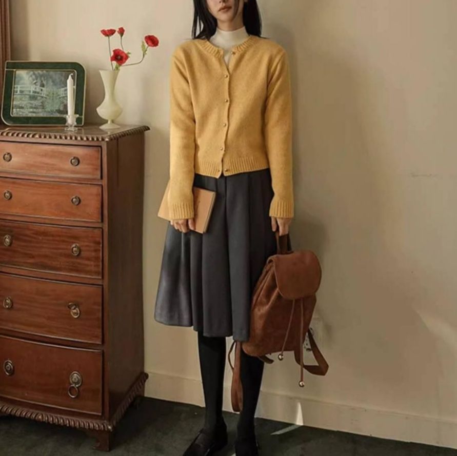 ブルベ夏/ブルベ冬服　上品プリーツ膝下丈フレアパンツ