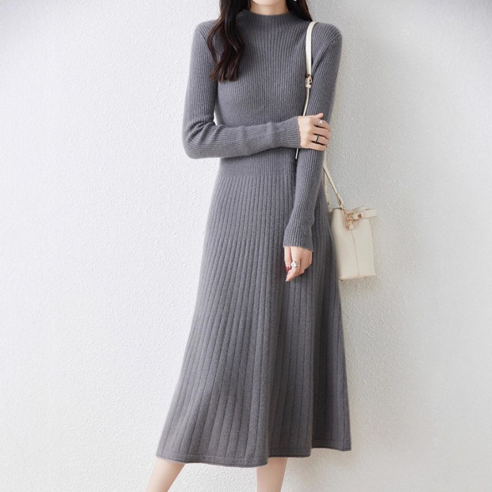 ブルベ夏/ブルベ冬服　縦リブ編みモックネック長袖ニットワンピース