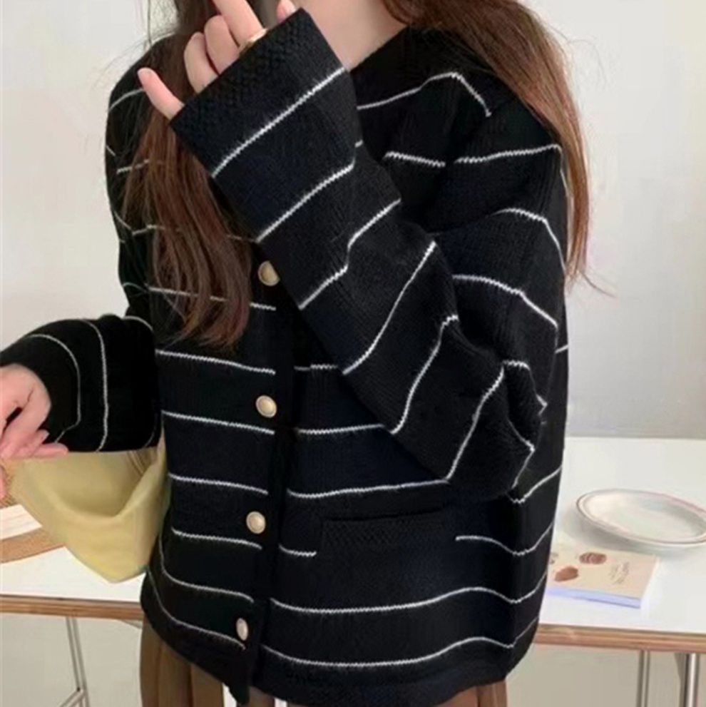 ブルベ夏/ブルベ冬服　細ボーダー柄ニットカーディガン
